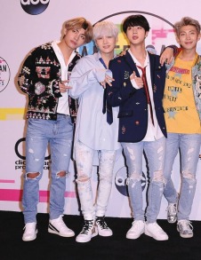 BTS. Королі K-POP. Фото 7